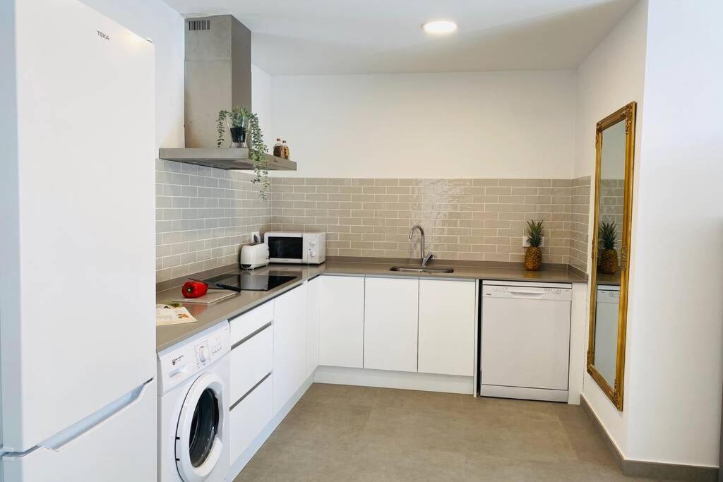 70 M2, Apartamento Cerca De La Playa, Apto Minusvalidos. Rosas Exterior foto